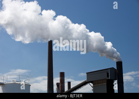 Emissionen von Bluescope Steel arbeitet in Port Kembla, Wollongong, Australien. Stockfoto