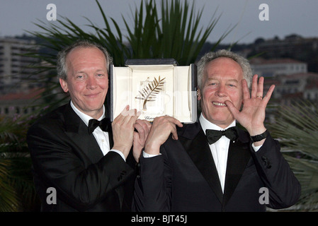 JEAN-PIERRE & LUC DARDENNE CANNES FILM FESTIVAL 2005 CANNES Frankreich 21. Mai 2005 Stockfoto