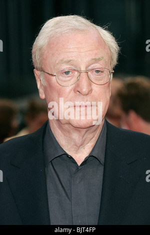 MICHAEL CAINE BATMAN beginnt PREMIER BERLIN BERLIN Deutschland 15. Juni 2005 Stockfoto