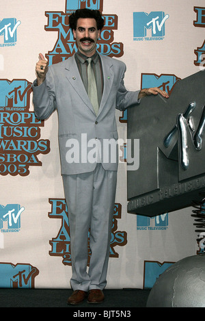 SACHA BARON COHEN & AKA ALI G MTV MUSIC AWARDS ATLANTIC Pavillon Lissabon PORTUGAL 3. November 2005 Stockfoto