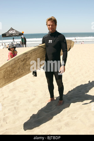 DAVID CHOKACHI Projekt speichern unsere SURF 1. jährliche SURFATHON CELEBRITY SURF CONTEST SANTA MONICA LOS ANGELES CA USA 05 April Stockfoto