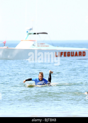 DAVID CHOKACHI Projekt speichern unsere SURF 1. jährliche SURFATHON CELEBRITY SURF CONTEST SANTA MONICA LOS ANGELES CA USA 05 April Stockfoto