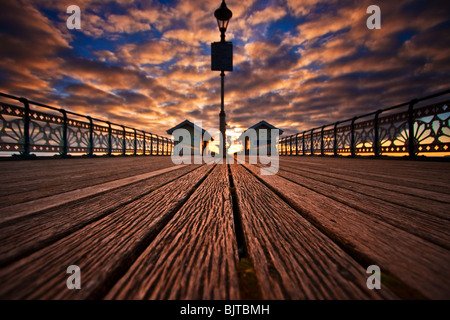 Sonnenaufgang am Penarth Pier Stockfoto