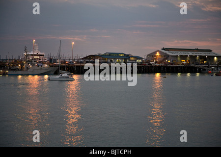 Stokes Hill Wharf erstreckt sich in Darwin Hafen Australien Stockfoto