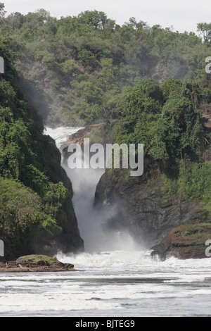 Murchison fällt von der Victoria-Nil aus gesehen. Uganda Stockfoto