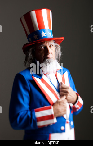 Porträt des Mannes in Uncle Sam Kostüm, Studio gedreht Stockfoto