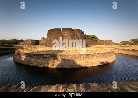 Indien, Kerala, Palakkad, Tipu Sultan Fort, Bult von Haider Ali im Jahre 1766, West und Süd Bollwerken und Graben Stockfoto