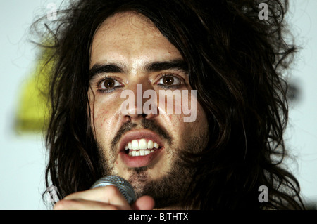 RUSSELL BRAND die geheimen POLICEMANS BALL der ROYAL ALBERT HALL LONDON ENGLAND 14. Oktober 2006 Stockfoto