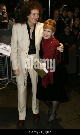 BRIAN MAY & ANITA DOBSON UK-PREMIERE der neuen WEST END SHOW "Spamalot" PALACE THEATRE LONDON ENGLAND 17. Oktober 2006 Stockfoto