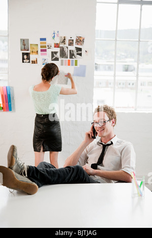 Mode-Designer bei der Arbeit Stockfoto