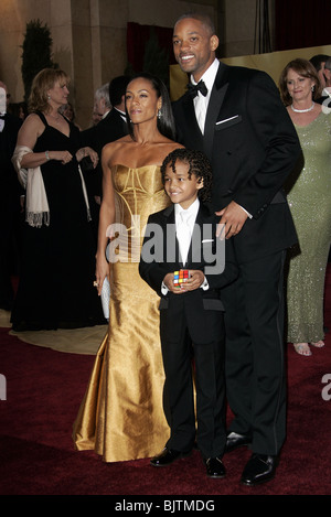 JADEN SMITH WILL SMITH & JADA PINKETT SMITH 79. ACADEMY AWARDS Ankünfte KODAK THEATRE HOLLYWOOD LOS ANGELES USA 25 Februar Stockfoto