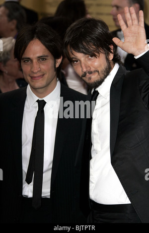 GAEL GARCIA BERNAL & DIEGO LUNA 79. ACADEMY AWARDS Ankünfte KODAK THEATRE HOLLYWOOD LOS ANGELES USA 25. Februar 2007 Stockfoto