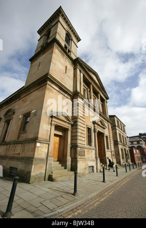 Stadt in Glasgow, Schottland. Fassade des National Piping Centre befindet sich in der Glasgower McPhater Street. Stockfoto