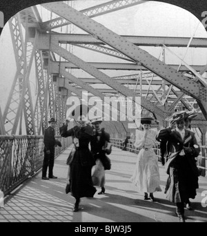 Die Promenade, die Williamsburg Bridge, New York, USA, c 1900. Artist: Excelsior stereoskopische Touren Stockfoto