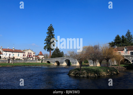 Frankreich Dordogne Perigord Bourdeilles auf dem Fluss dronne Stockfoto