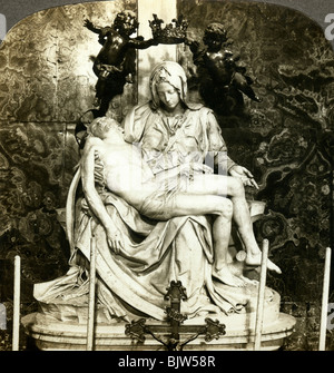 Pieta von Michelangelo, St. Peter Basilika, Rom, Italien. Artist: Underwood & Underwood Stockfoto