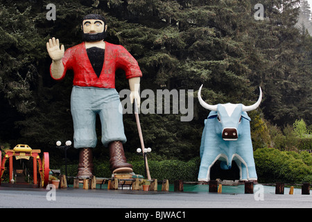 Paul Bunyan und sein Ochse Babe-Klamath, Kalifornien, USA. Stockfoto
