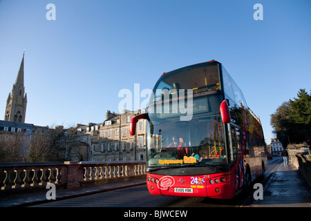 Eine offene obere rote Doppeldecker-Touristenbus in Bad Stockfoto