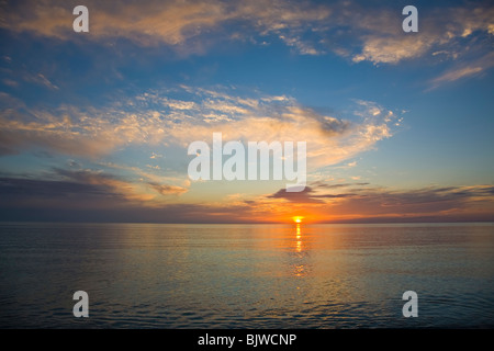 Sonnenuntergang über dem Golf von Mexiko von Venice Beach in Venice Florida Stockfoto