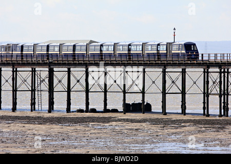 Southend Pier ist ein bedeutendes Wahrzeichen in Southend-on-Sea Essex England uk gb Stockfoto