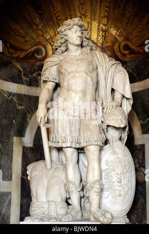 Statue des jungen Louis XIV (Jean Warin), im Salon de Vénus (Venus Salon), Schloss Versailles, Frankreich Stockfoto