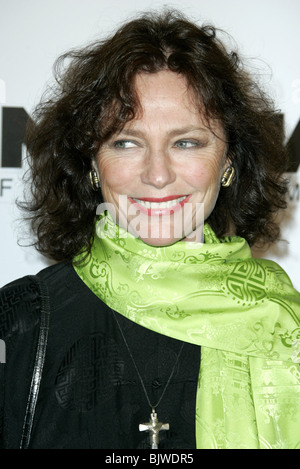 JACQUELINE BISSET AVIATOR FILM PREMIERE CHINESE THEATRE HOLLYWOOD LOS ANGELES USA 1. Dezember 2004 Stockfoto