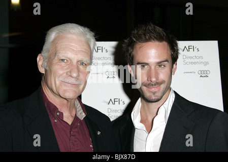 DALE DYE & JOSEPH FIENNES großen RAID-FILM PREMIERE ARCLIGHT Kino HOLLYWOOD LOS ANGELES USA 4. August 2005 Stockfoto