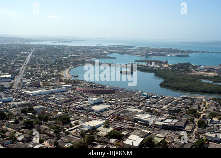 Blick über die Stadt vom Convento Santa Cruz La Popa, Cartagena, Kolumbien. Stockfoto