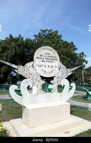 Denkmal für Mireya Moscoso (die von 1999 bis 2004 Panamas erste Präsidentin war) in ihrer Heimatstadt Pedasi, Panama Stockfoto