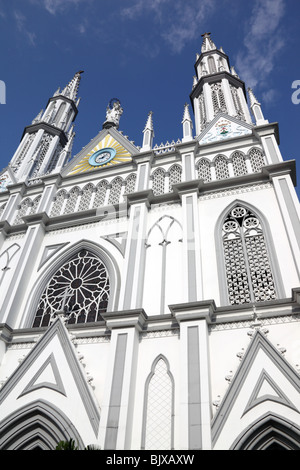 Fassade der Kirche El Carmen an der Via España, El Cangrejo, Panama-Stadt, Panama Stockfoto