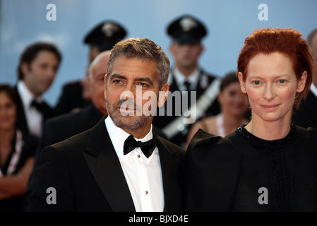 GEORGE CLOONEY & TILDA SWINTON MICHAEL CLAYTON PREMIERE 64TH Venedig FILM FESTIVAL LIDO Venedig Italien 31. August 2007 Stockfoto