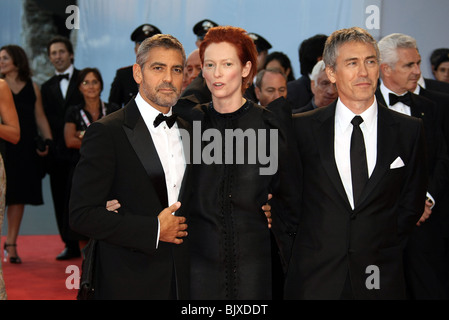 GEORGE CLOONEY TILDA SWINTON & TONY GILROY MICHAEL CLAYTON PREMIERE 64TH Venedig FILM FESTIVAL LIDO Venedig Italien 31 August 2 Stockfoto