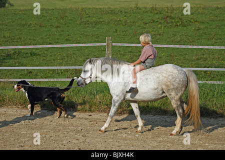 Junge mit pony Stockfoto