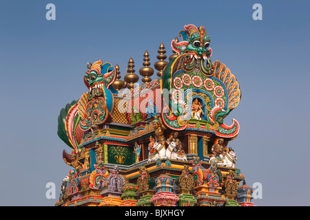 Indien, Tamil Nadu, Madurai, Sri Meenakshi Tempel restauriert neu zentrale Sundareshvara-Schrein Gopuram pinnacle Stockfoto