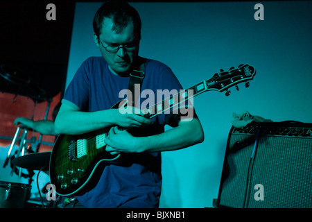 Mako Sica führt an den Bischof. 31. März 2010. Przemyslaw Krzysztof Drazek spielt Pharoah Gitarre und Coronet Brent Fuscaldo Stockfoto