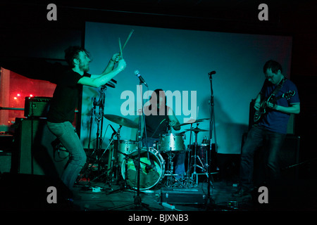 Mako Sica führt an den Bischof. 31. März 2010. Przemyslaw Krzysztof Drazek spielt Pharoah Gitarre und Coronet Brent Fuscaldo Stockfoto