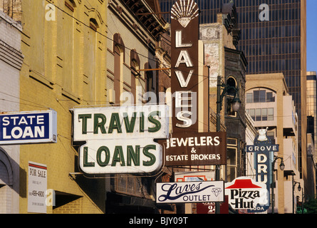 Shop-Zeichen an der Sixth Street in Austin, Texas, USA Stockfoto