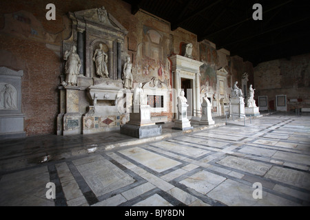 Gräber auf dem monumentalen Friedhof, Pisa, Italien Stockfoto