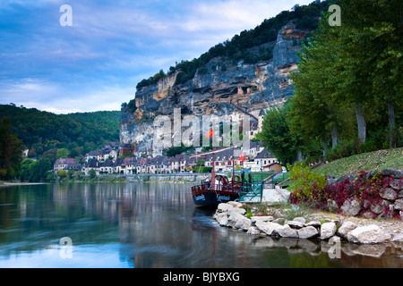 Die berühmten Villiage Le Roque-Gageac, Dordogne, Frankreich. Stockfoto