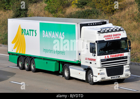 M25 Autobahn Pratts Bananen Lieferung LKW Stockfoto