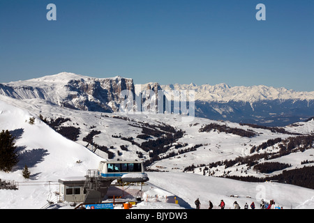 Alpe Di Seis Seiser Alm mit dem Schlern Schlern im Hintergrund, Selva Wolkenstein-Val Gardena Dolomiten Italien Stockfoto