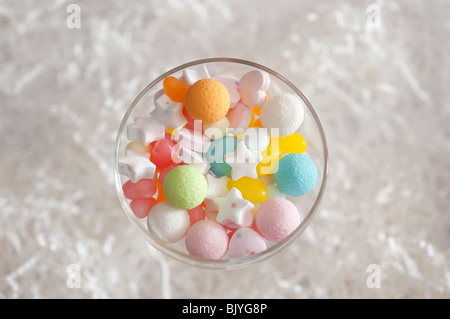 Bunte Bonbons im Glas Stockfoto