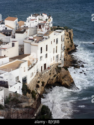 Typische Häuser an der Küste auf den Balearischen Inseln in der Altstadt von Ibiza, Eivissa, Spanien, Europa, am 5. November 2006 Stockfoto