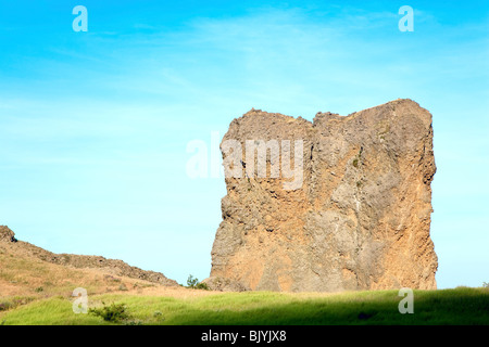 Rocky Mount auf Himmelshintergrund. Karadag (Reserve am Ort der alten erloschenen Vulkan - Krim, Ukraine) Landschaft Stockfoto