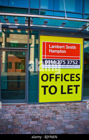 ein Schild Büros zu vermieten in Sheffield, South Yorkshire England Großbritannien Stockfoto