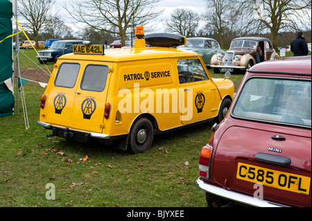 Automobile Association 1960 Mini Patrouille van an Weston Park Festival für Verkehrswesen Stockfoto