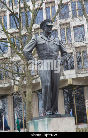 Statue von General Dwight D Eisenhower in Grosvenor Square London GB Vereinigtes Königreich Stockfoto