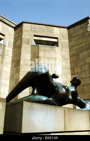 Henry Moore Bronze Skulptur The Headrow Leeds Yorkshire Stockfoto