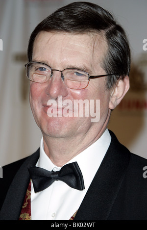 MIKE NEWELL 2005 BAFTA/LA CUNARD BRITANNIA AWARDS BEVERLY HILTON HOTEL HOLLYWOOD LOS ANGELES USA 10. November 2005 Stockfoto