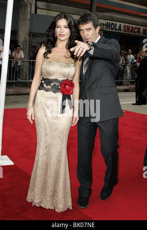 CATHERINE ZETA JONES & ANTONIO BANDERAS die Legende des ZORRO PREMIER ORPHEUM THEATER DOWNTOWN LOS ANGELES USA 16. Oktober 2005 Stockfoto